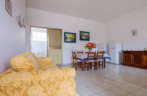 Specchiarica Apartment | Holiday Apartment 'Casa Liù' close to the Beach with Sea View & Terrace