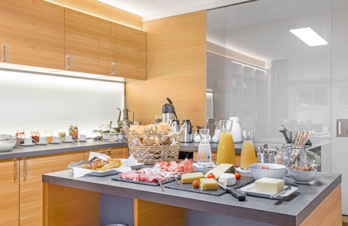 Valdaora di Sopra Apartment | Holiday Apartment “Kruma - Bankl 1” with Mountain View, Wi-Fi & Balcony