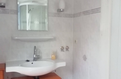 Plau am See Apartment | Holiday Apartment 'Loewe' with Wi-Fi