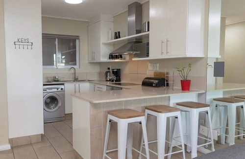 Lagoon Beach Apartment | Holiday Apartment, Lagoon Beach