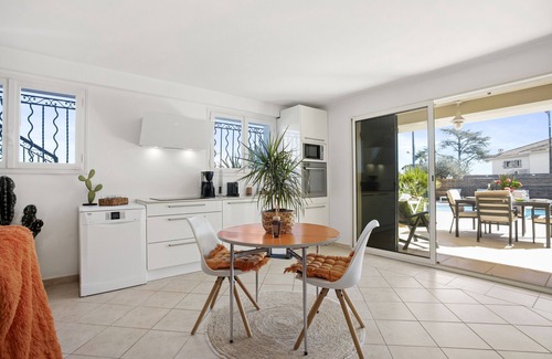 Saint-Aygulf Apartment | Holiday Apartment "Le Figuier" with Sea View, Private Pool and Wi-Fi