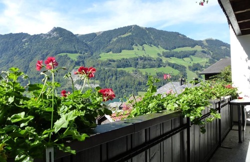 Lungern Ski Chalet | Holiday apartment Lungern for 1 - 4 persons with 2 bedrooms - Chalet