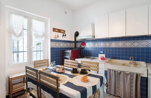 Regione Monti Apartment | Holiday Apartment 'Oasi' with Sea View, Terrace & Wi-Fi