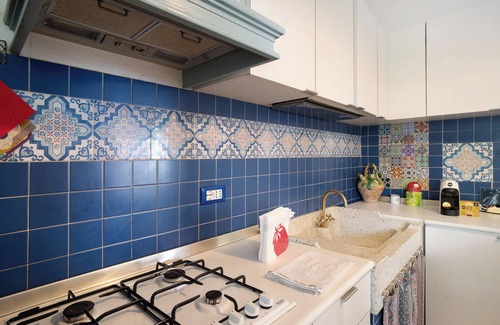 Regione Monti Apartment | Holiday Apartment 'Oasi' with Sea View, Terrace & Wi-Fi