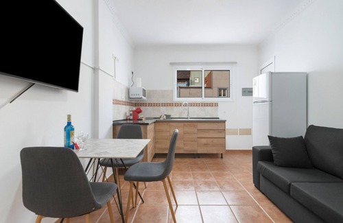Aguimes Apartment | Holiday Apartment 'One Life One Dream House' with Sea View, Wi-Fi and Air Conditioning