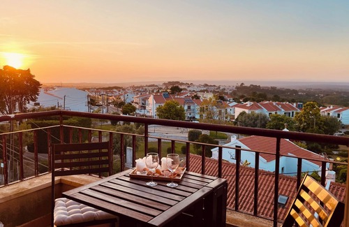 Almoinha Apartment | Holiday apartment or home office with a view of Lisbon & the Atlantic coast.