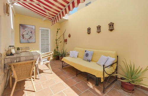 Los Abrigos Apartment | Holiday Apartment "Planta Baja" Near the Port, with Terrace and Air Conditioning