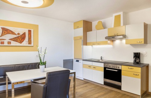 Bruck am Ziller Apartment | Holiday Apartment "Rofan und Zillertal" with Mountain View, Terrace & Wi-Fi
