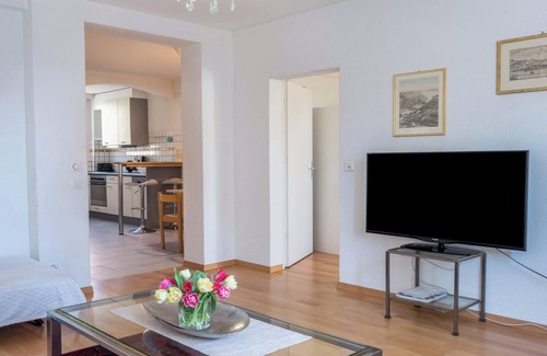Kreuzlingen Apartment | Holiday Apartment "Seerose" near Lake Constance with Wi-Fi, Balcony & Garden
