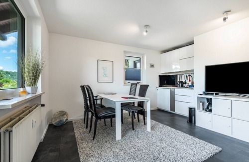 Egloffstein Apartment | Holiday Apartment 'Schlossblick' with Private Terrace, Balcony and Wi-Fi