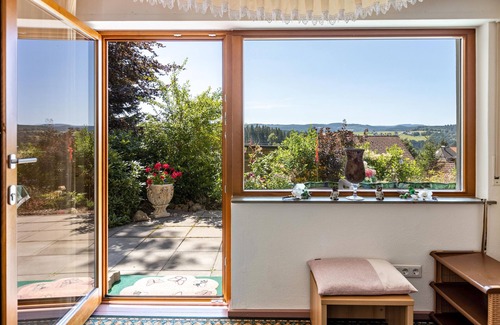 Saig Apartment | Holiday Apartment 'Schwarzwaldglück' with Mountain View, Terrace and Wi-Fi