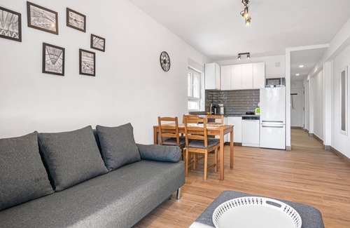 Grau i Platja Apartment | Holiday Apartment "Soleole8" with Shared Terrace, A/C & Wi-Fi