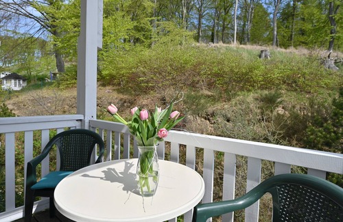 Sellin Apartment | Holiday Apartment "Villa Celia - 8" near Beach with Balcony & Wi-Fi