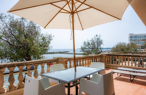 Cala Bona Apartment | Holiday Apartment "Voramar Mhm Cala Bona" with Sea View, Private Terrace & Wi-Fi