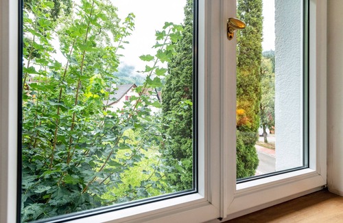 Schweighof Apartment | Holiday Apartment "Waldhorn" with Private Terrace, Shared Garden & Wi-Fi