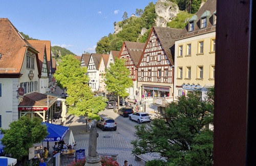 Pottenstein Apartment | Holiday Apartment 'Weitblick' with Wi-Fi