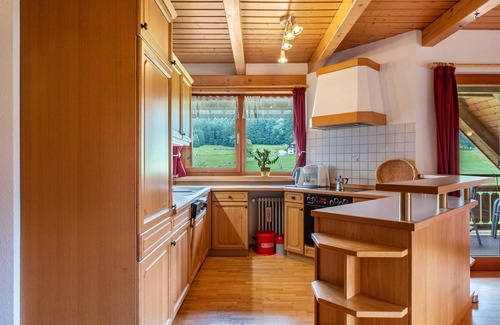 Oberreichenbach Apartment | Holiday Apartment 'Weiherblick' with Lake View, Balcony and Wi-Fi