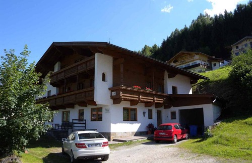 Kaltenbach Apartment | Holiday apartment with balcony close to the centre