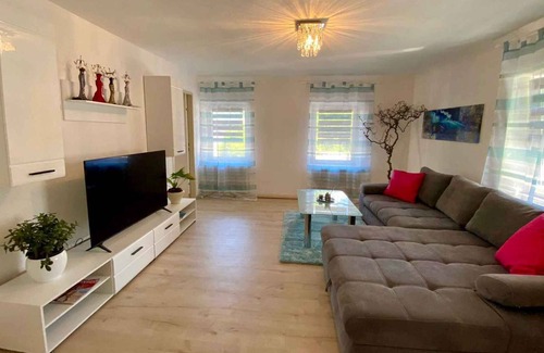 Bad Ischl Apartment | Holiday Apartment With Mountain View and Garden