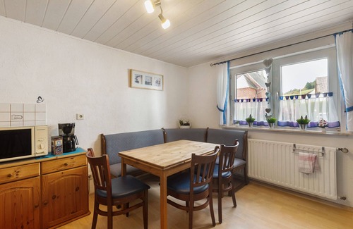 Medebach Apartment | Holiday Apartment with Private Terrace, Shared Garden and Wi-Fi