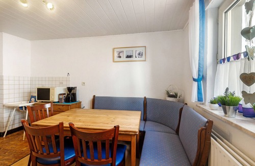 Medebach Apartment | Holiday Apartment with Private Terrace, Shared Garden and Wi-Fi