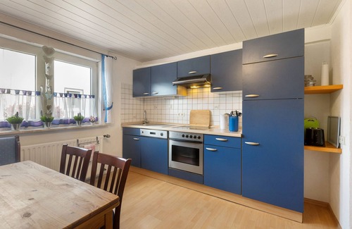 Medebach Apartment | Holiday Apartment with Private Terrace, Shared Garden and Wi-Fi