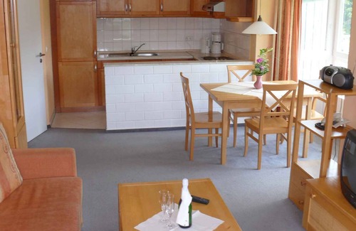 Mandelholz Apartment | Holiday apartment with WiFi and sauna area
