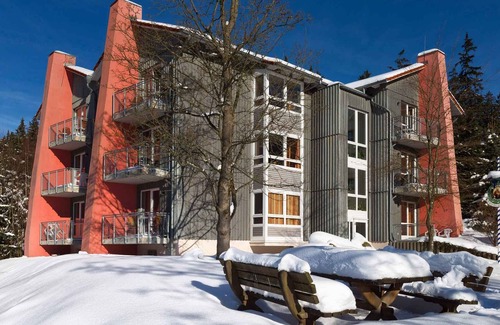 Mandelholz Apartment | Holiday apartment with WiFi and sauna area