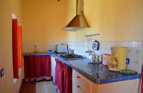 Asciano Apartment | Holiday apartment with swimming pool, strade bianche, swimming pool, view