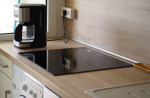 Frejus Port Apartment | Holiday apartment with swimming pool, on the beach, near the port, WiFi