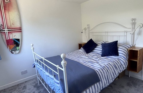 Pembroke House | Holiday Beach House - sleeps 4 - ideal for families