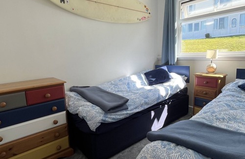 Pembroke House | Holiday Beach House - sleeps 4 - ideal for families