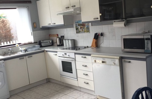 Portrush House | Holiday Bungalow in quiet cul de sac, close to all amenities