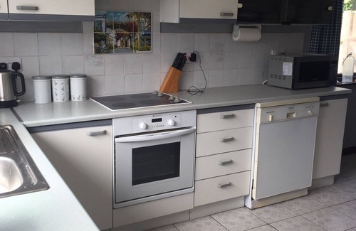 Portrush House | Holiday Bungalow in quiet cul de sac, close to all amenities