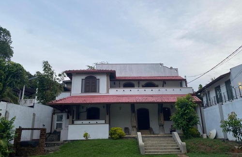Battaramulla Bed & Breakfast | Holiday Bunglow