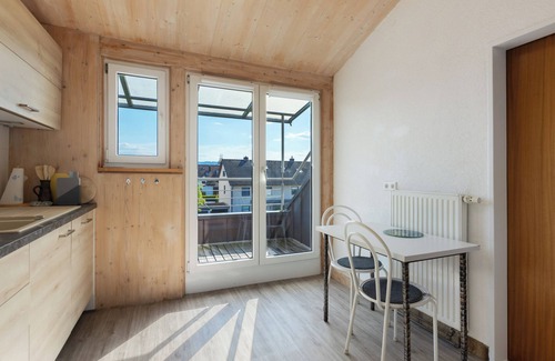 Radolfzell am Bodensee Apartment | Holiday Apartment 'Hannelore' with Shared Garden, Balcony and Wi-Fi