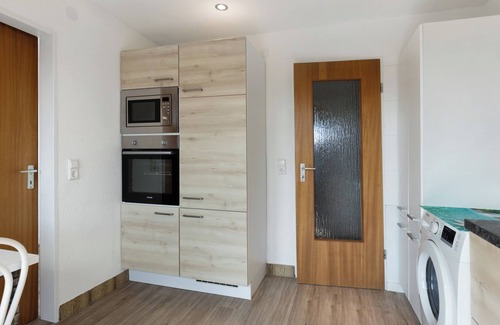 Radolfzell am Bodensee Apartment | Holiday Apartment 'Hannelore' with Shared Garden, Balcony and Wi-Fi
