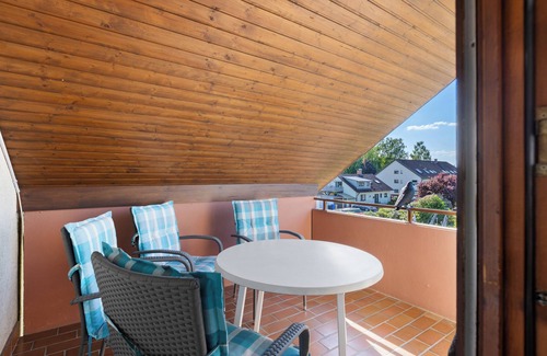 Radolfzell am Bodensee Apartment | Holiday Apartment 'Hannelore' with Shared Garden, Balcony and Wi-Fi