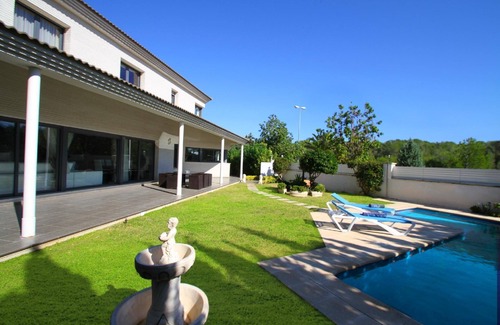 L'Hospitalet de l'Infant House | Holiday house Hospitalet del Infante for 1 - 8 persons with 4 bedrooms - Holiday home