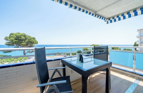 Miami Platja Apartment | Holiday Apartment "La Rosaleda" with Sea View, Shared Pool & Wi-Fi