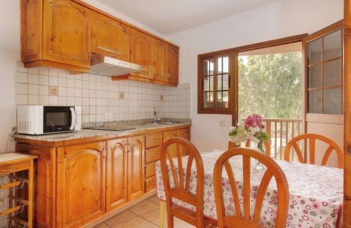 Santa Lucia Apartment | Holiday Home 'Cottage Santa Lucía 1' with Terrace, Shared Garden & Wi-Fi