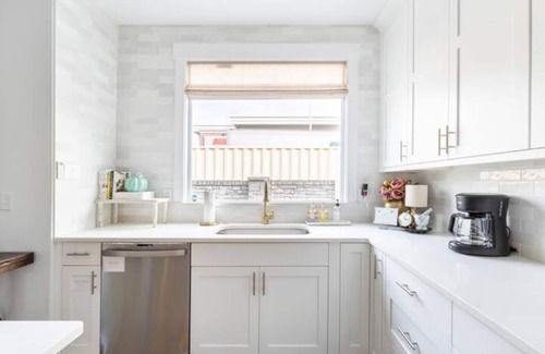 Highland House | Holiday Family Haven, Beautiful Townhome with Hm Theater, Fireplace &Mtn Views