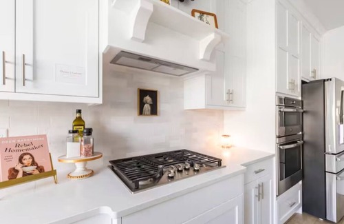 Highland House | Holiday Family Haven, Beautiful Townhome with Hm Theater, Fireplace &Mtn Views