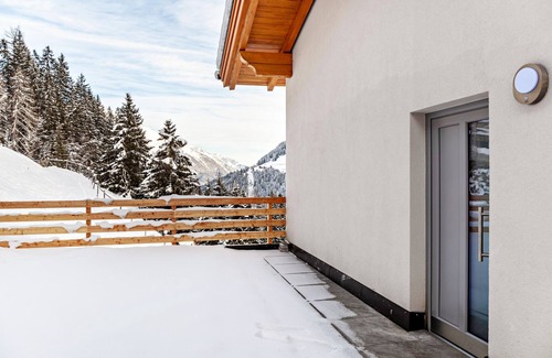 Landeck Apartment | Holiday flat "Emma" with mountain view, balcony and WLAN