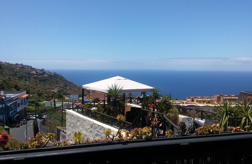 El Guincho Apartment | Holiday flat "Apartamentos Monasterio de San Antonio No. 7" with wifi, private balcony and sea view