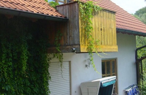 Osterhofen Apartment | Holiday flat "Heidi" with large balcony and wallbox
