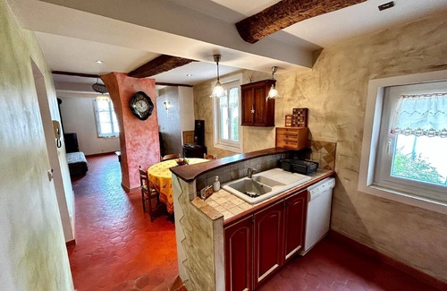 Riez Apartment | Holiday flat "Samson" with fireplace