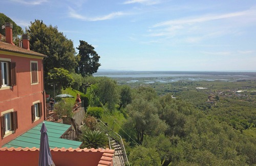 Pieve a Elici Apartment | Holiday flat with Sea view for 4 People