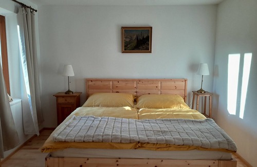 Sankt Wolfgang im Salzkammergut House | Holiday flat 'Wolfgangsee' with mountain view, shared terrace and Wi-Fi