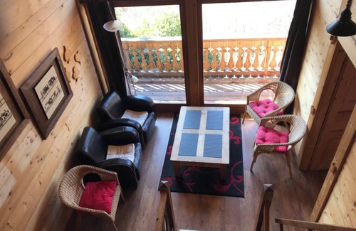 La Chapelle-d'Abondance House | Holiday Home 'Chalet Le Pré Caro' with Mountain View, Private Terrace and Wi-Fi